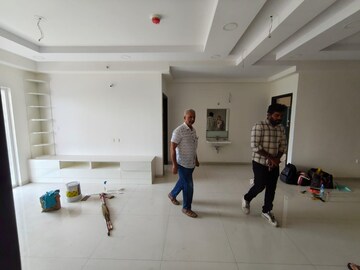 Room in 3 BHK Apartment at Rajapushpa Provincia, Narsingi – for Rent