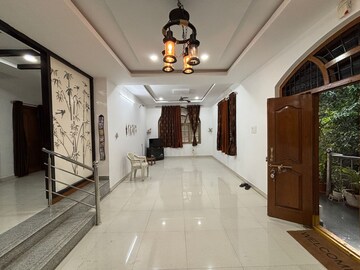 Room in 4 BHK Builder Floor at Banjara Hills – for Rent