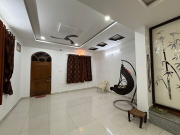 Room in 4 BHK Builder Floor at Banjara Hills – for Rent