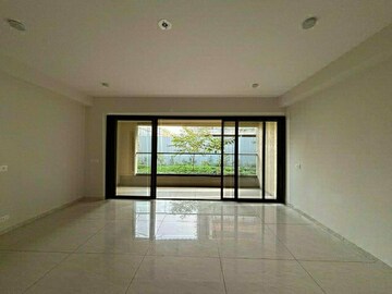 Room in 2.5 BHK Apartment at Magarpatta Nova, Mundhwa – for Sale