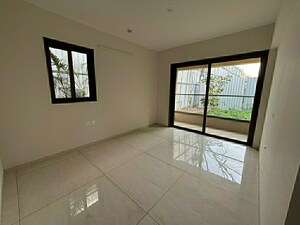 Room in 2.5 BHK Apartment at Magarpatta Nova, Mundhwa – for Sale