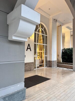 Room in 3 BHK Apartment at DLF The Skycourt, Sector 86 – for Sale