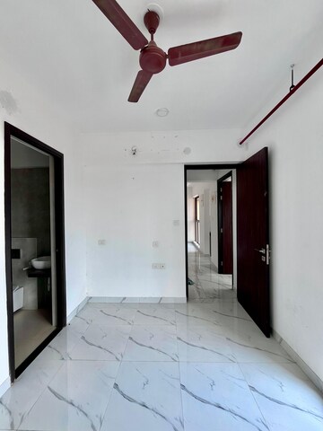 Room in 2 BHK Apartment at Raymond Ten X Habitat, Pokhran Road No Two – for Rent