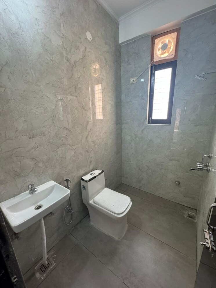 Bathroom, sector 52 Studio 649 Sq.Ft. Builder Floor In Sector 52 Gurgaon 8529999