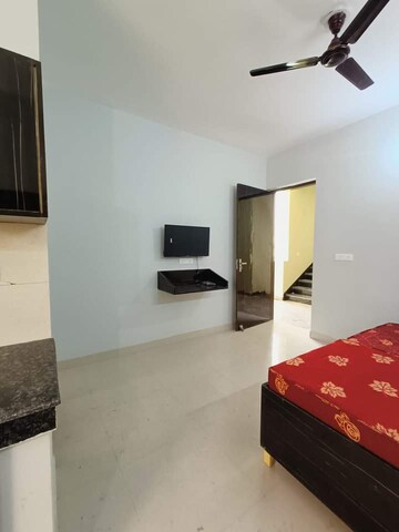 Bedroom in Studio Builder Floor at Sector 52 – for Rent