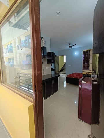 Room in Studio Builder Floor at Sector 52 – for Rent
