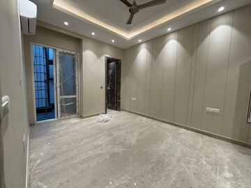 Room in 3 BHK Builder Floor at Shivalik Colony – for Rent