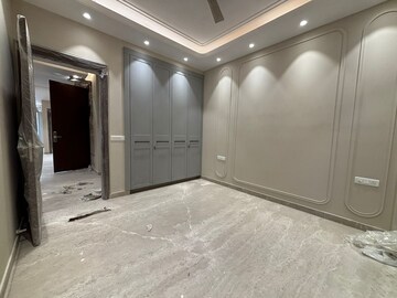 Room in 3 BHK Builder Floor at Shivalik Colony – for Rent