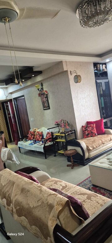 Living Room in 3 BHK Apartment at Sector 82 – for Rent