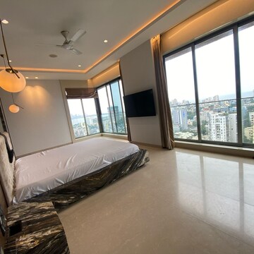 5 BHK Apartment For Sale in Bandra West
