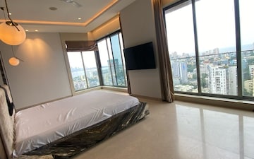 5 BHK Apartment For Sale in Bandra West