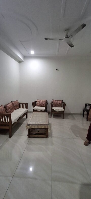 Living Room in 2 BHK Builder Floor at Sector 46 – for Rent