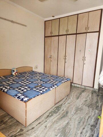 Room in 2 BHK Builder Floor at Sector 46 – for Rent