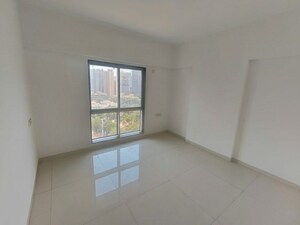 Room in 3 BHK Apartment at Yash Manjusha, Mulund West – for Sale