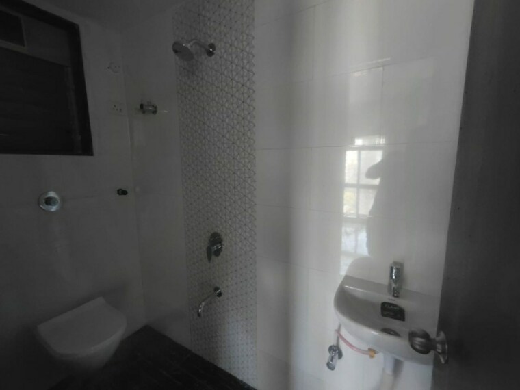 Attached Bathroom, yash-manjusha 3 Bedroom 1032 Sq.Ft. Apartment In Mulund West Mumbai 8530343