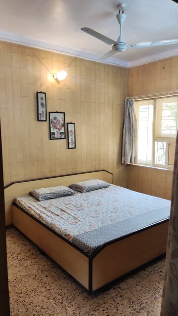 Room in 1 BHK Apartment at Dhoop Chaon Society, Andheri West – for Rent