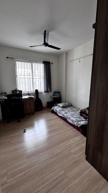 Room in 2.5 BHK Apartment at DLF Westend Heights New Town, Akshayanagar – for Rent