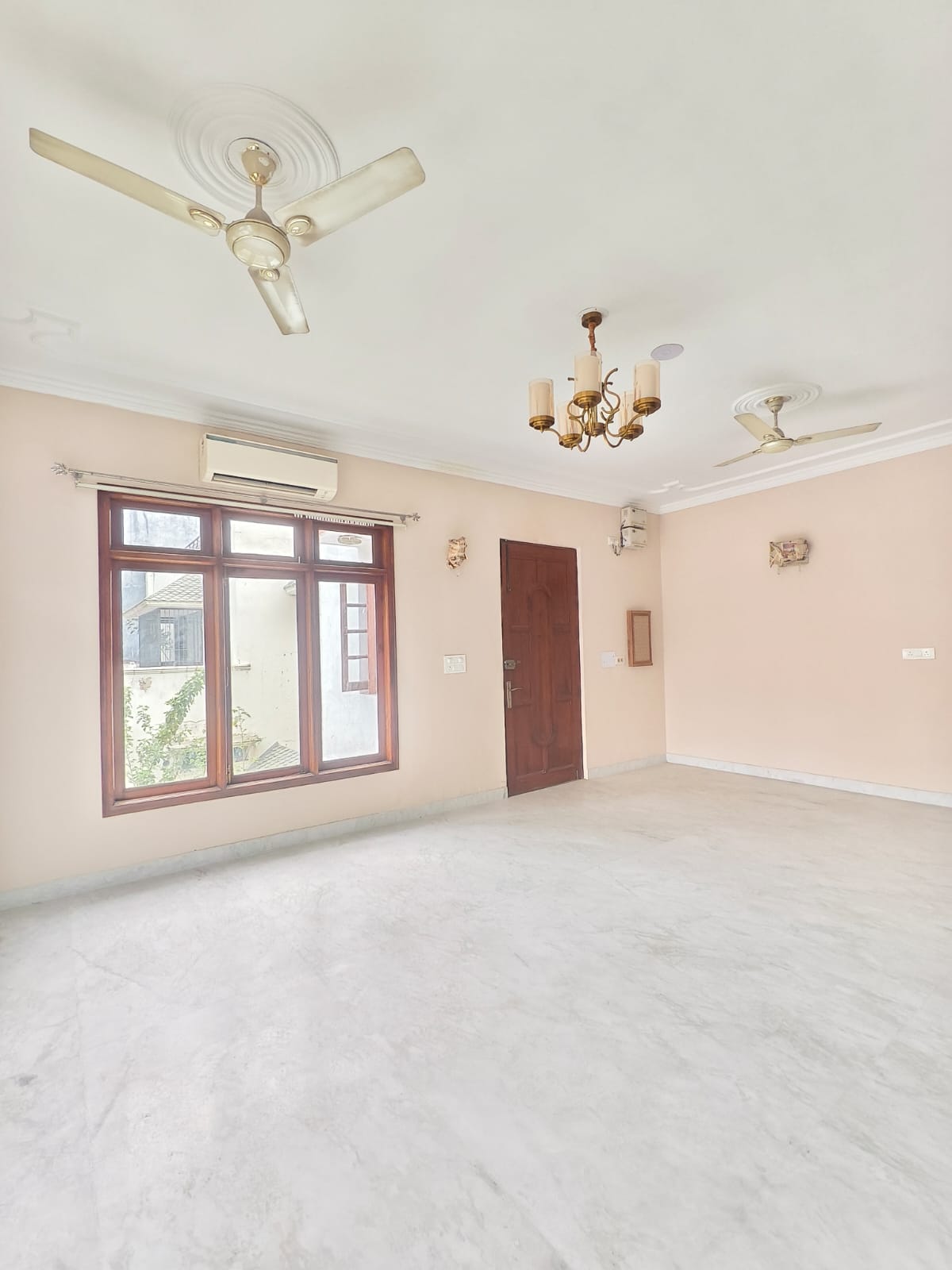 3 BHK 1334 Sq.Ft. Apartment in DLF The Carlton Estate