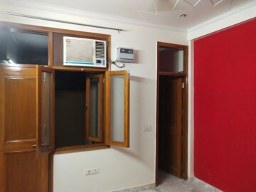 Living Room in 1 BHK Builder Floor at Sector 40 – for Rent