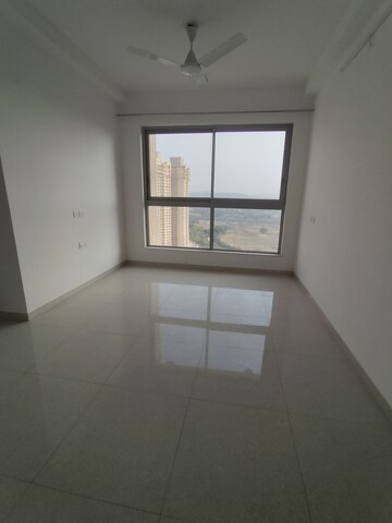 Room in 1 BHK Apartment at Hiranandani Fortune City, New Panvel – for Rent