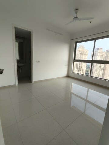 Room in 1 BHK Apartment at Hiranandani Fortune City, New Panvel – for Rent