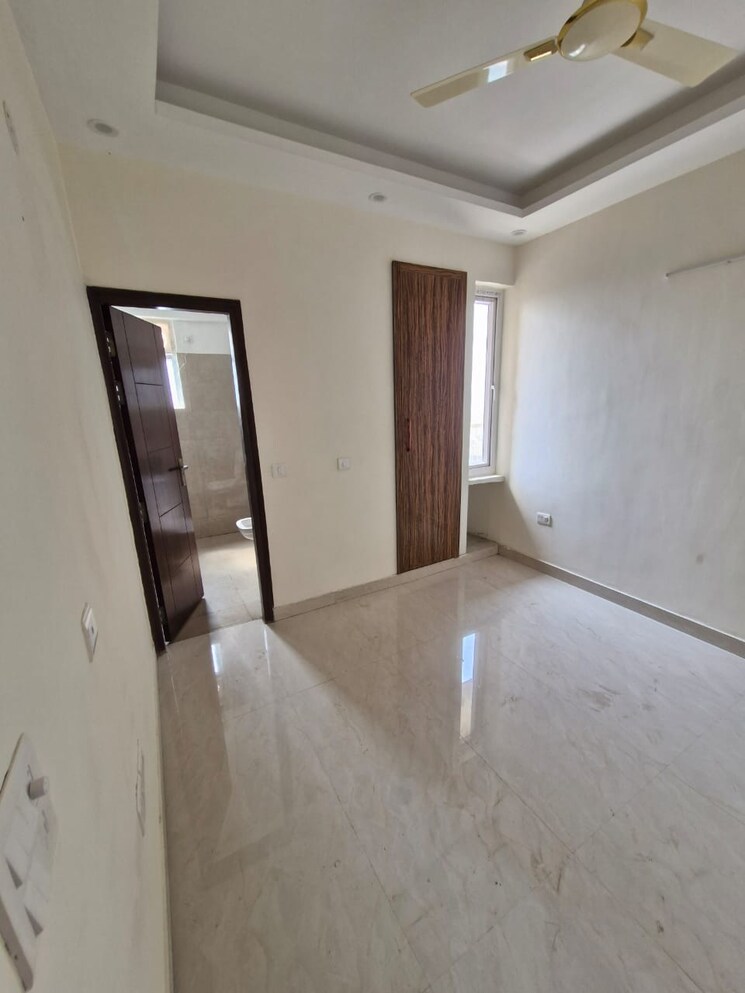 Room, sector 18 dwarka 3 Bedroom 1625 Sq.Ft. Apartment In Sector 18 Dwarka Delhi 8530631