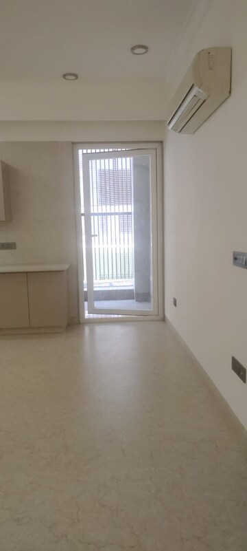 Room in 3.5 BHK Builder Floor at Ansal Sushant Lok I, Sector 43 – for Rent
