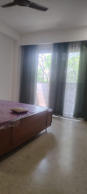Room in 3.5 BHK Builder Floor at Ansal Sushant Lok I, Sector 43 – for Rent