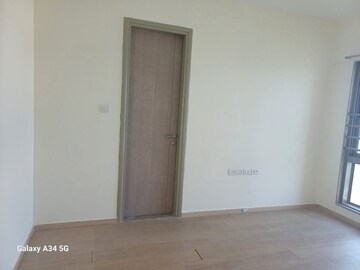 Room in 1 BHK Apartment at Sheth Vasant Oasis, Andheri East – for Rent