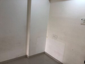 Room in 1 BHK Apartment at Kharghar Sector 35d – for Sale