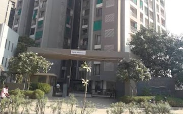 2 BHK Apartment For Rent in Makarba