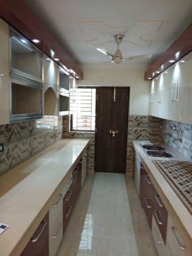 Kitchen, vipul-world-plots 3 Bedroom 1600 Sq.Ft. Builder Floor In Sector 48 Gurgaon 8530765