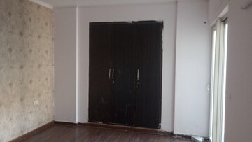Room in 3 BHK Apartment at ATS Advantage, Ahinsa Khand 1 – for Sale