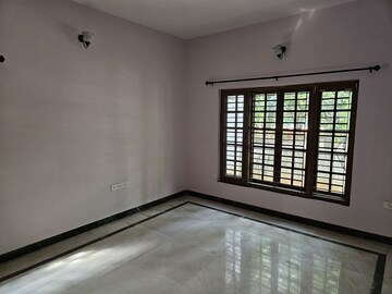 Room in 3 BHK Builder Floor at Hsr Layout – for Rent