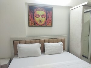 Room in 2 BHK Apartment at Regency Icon, Kharghar – for Sale