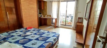 Bedroom in 2 BHK Apartment at Khar West – for Rent
