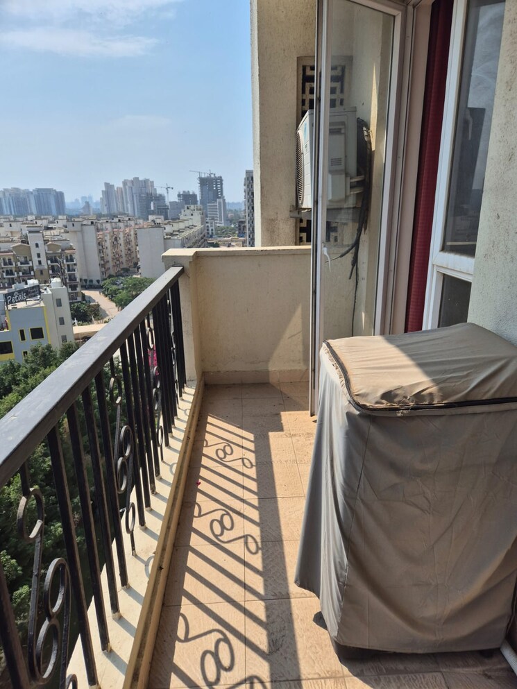 Balcony, emaar-emerald-estate 3 Bedroom 1395 Sq.Ft. Apartment In Sector 65 Gurgaon 8531232