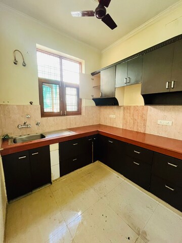 Kitchen in 2 BHK Builder Floor at Sector 46 – for Rent