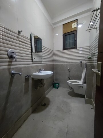 Bathroom in 2 BHK Builder Floor at Sector 46 – for Rent
