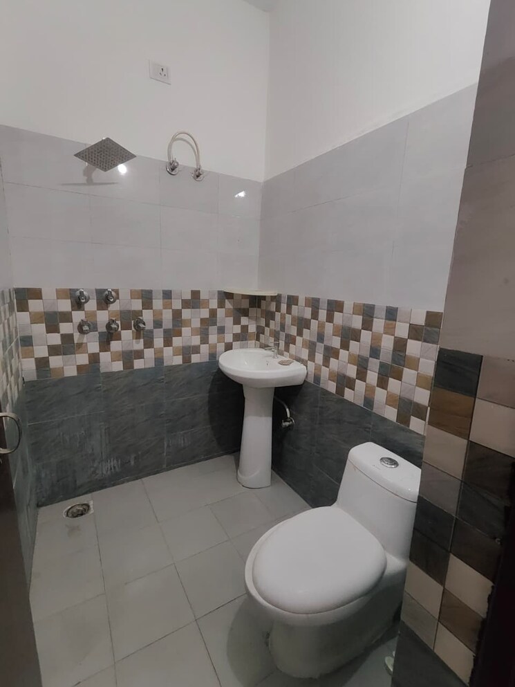 Bathroom, omaxe-new-chandigarh 3 Bedroom 1800 Sq.Ft. Independent House In North Mullanpur Chandigarh 8531292