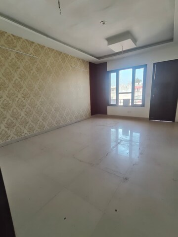 Room in 3 BHK Independent House at Omaxe New Chandigarh, North Mullanpur – for Rent