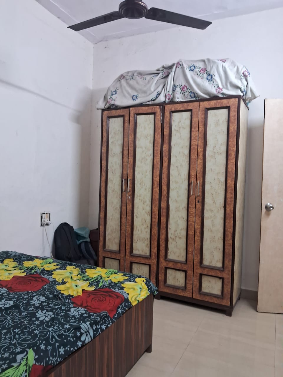 1 BHK 450 Sq.Ft. Apartment in Tilak Nagar Building