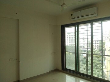 2 BHK Apartment For Rent in Khar West