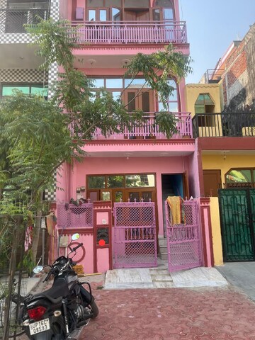 1.5 BHK Villa For Sale in Sector 36 Greater Noida