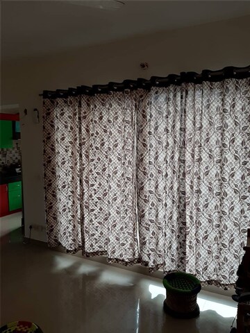Room in 3 BHK Apartment at Okhla – for Sale