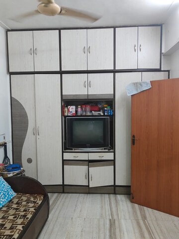 Bedroom in 1 BHK Apartment at Khar West – for Rent