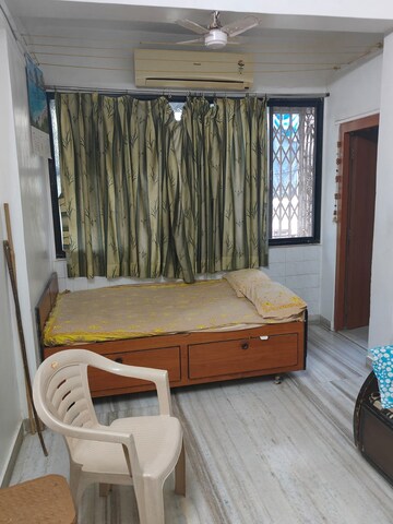 Bedroom in 1 BHK Apartment at Khar West – for Rent