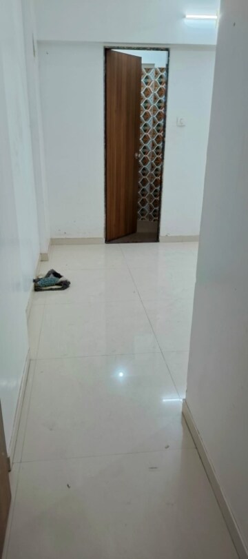 Room in 1 BHK Apartment at Shree Riddhi Siddhi Sumukh Hills, Kandivali East – for Rent