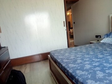 Bedroom in 2 BHK Apartment at Bandra West – for Rent