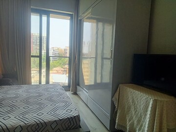 Bedroom in 2 BHK Apartment at Bandra West – for Rent